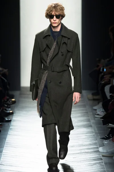 Look 30